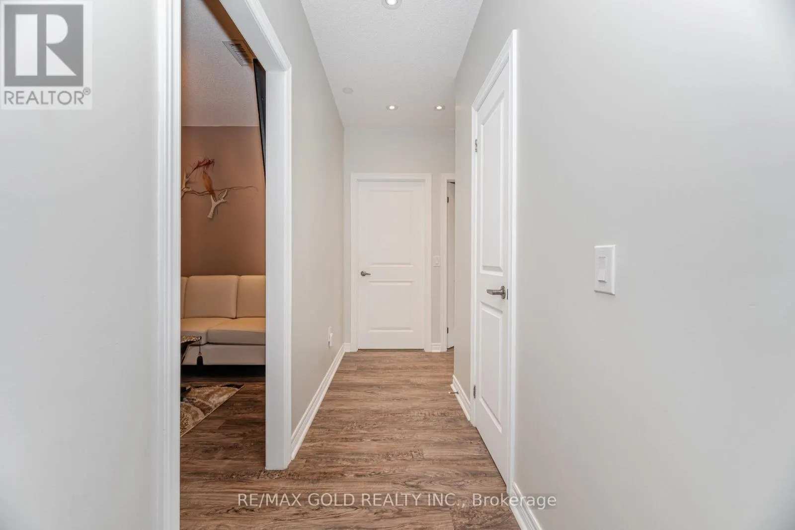 715 - 7325 MARKHAM ROAD