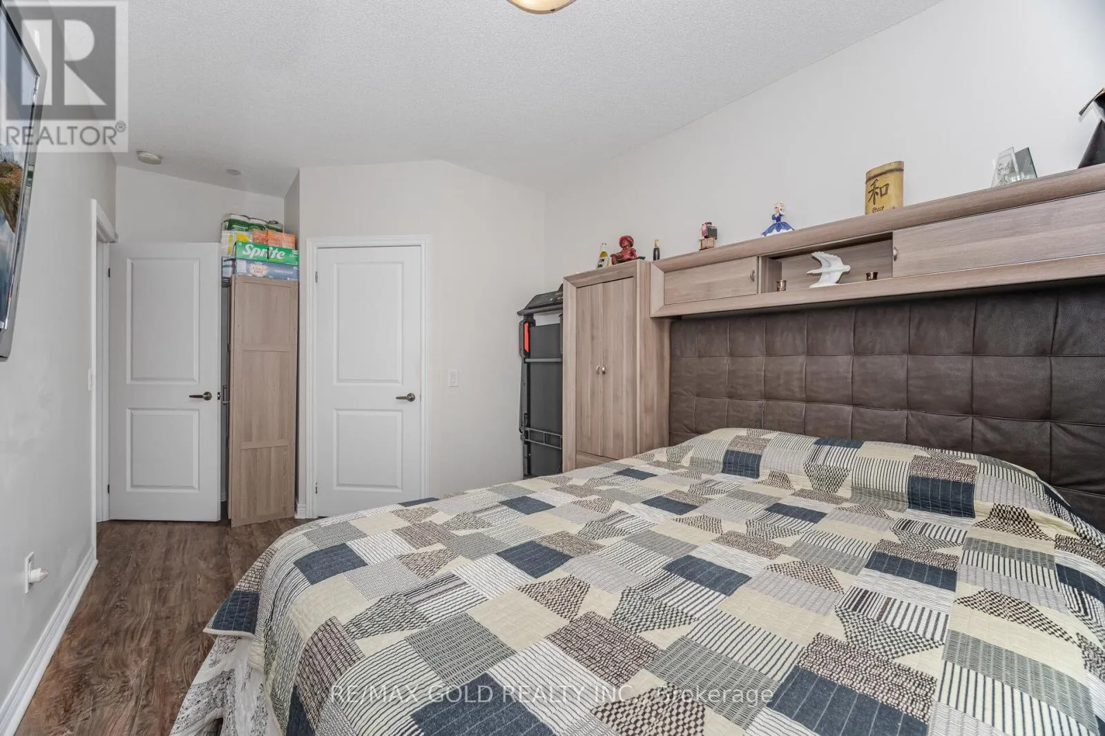 715 - 7325 MARKHAM ROAD
