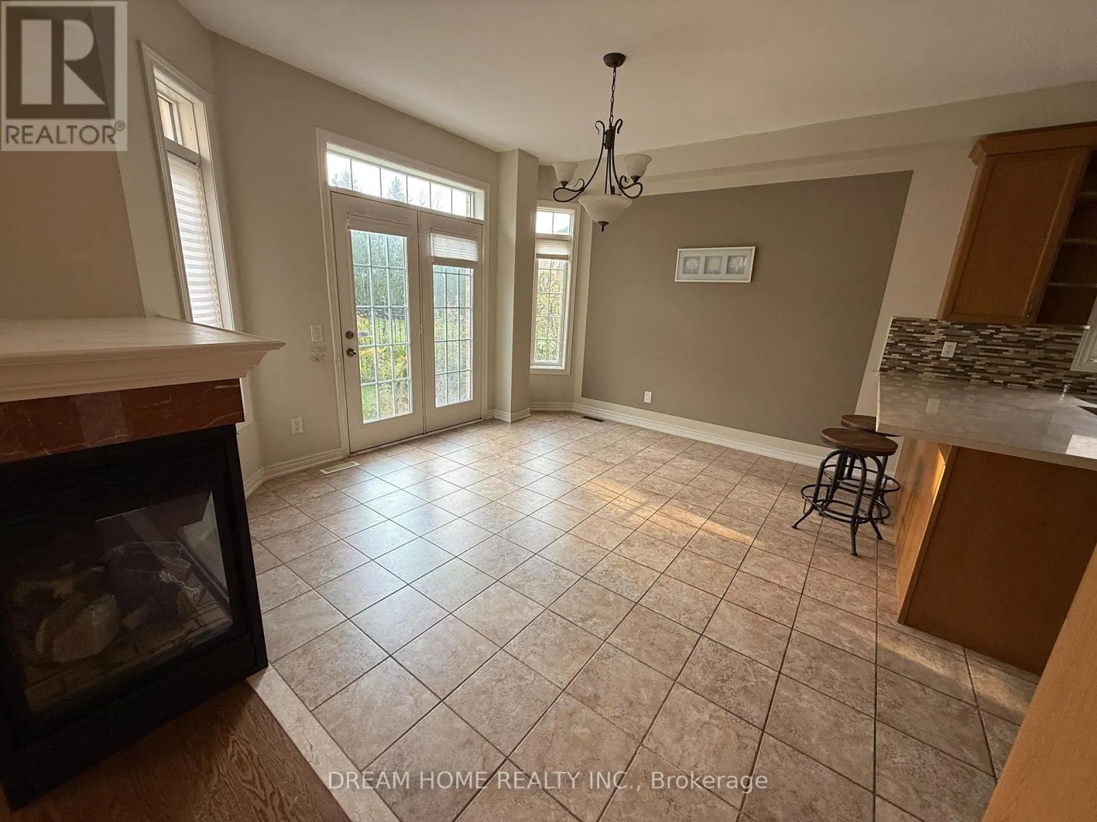 20 WICKER DRIVE