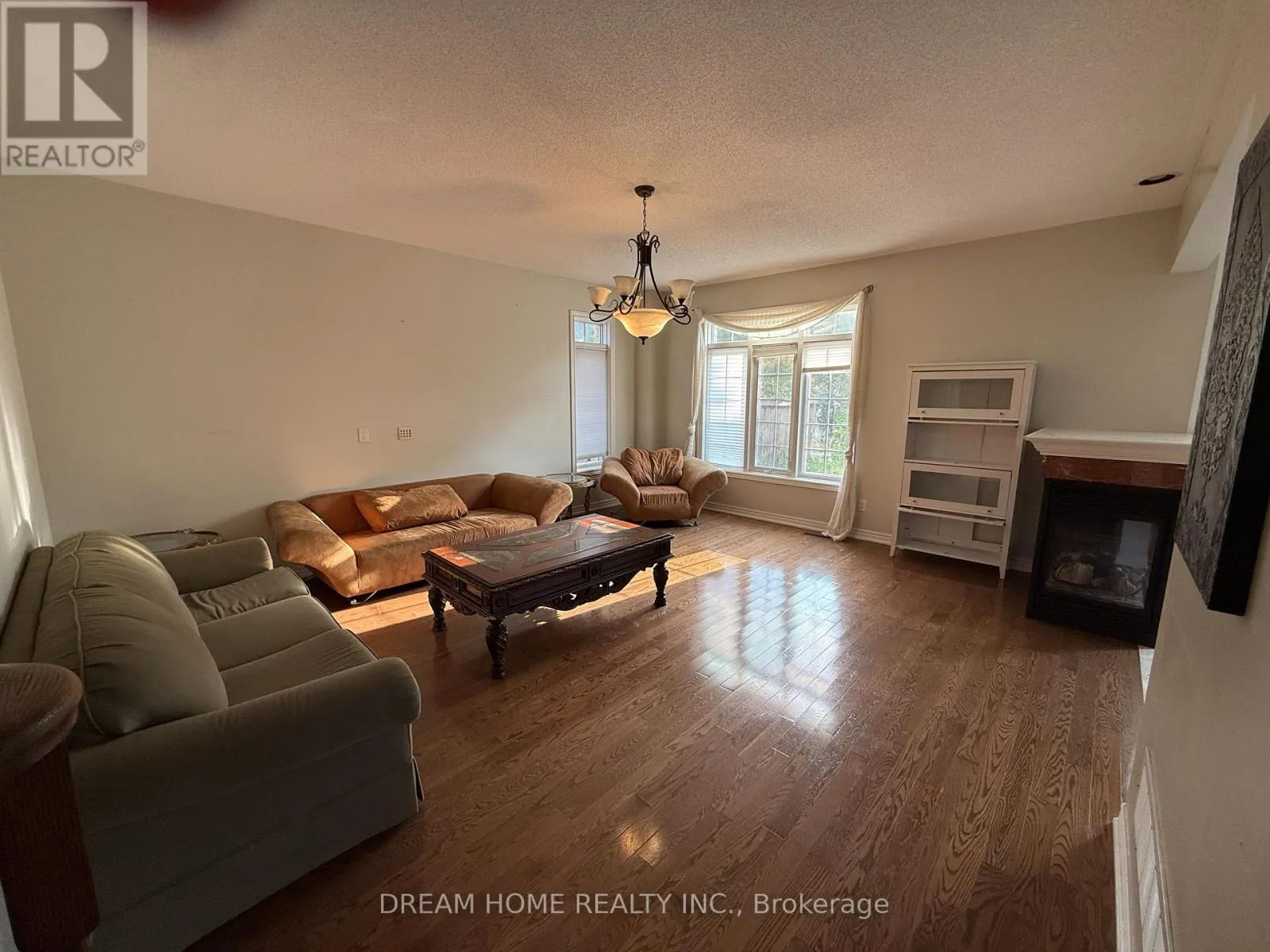 20 WICKER DRIVE