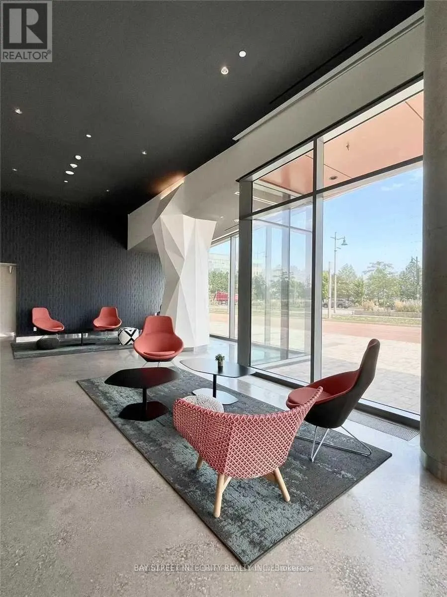 906B - 8 ROUGH VALLEY DRIVE W