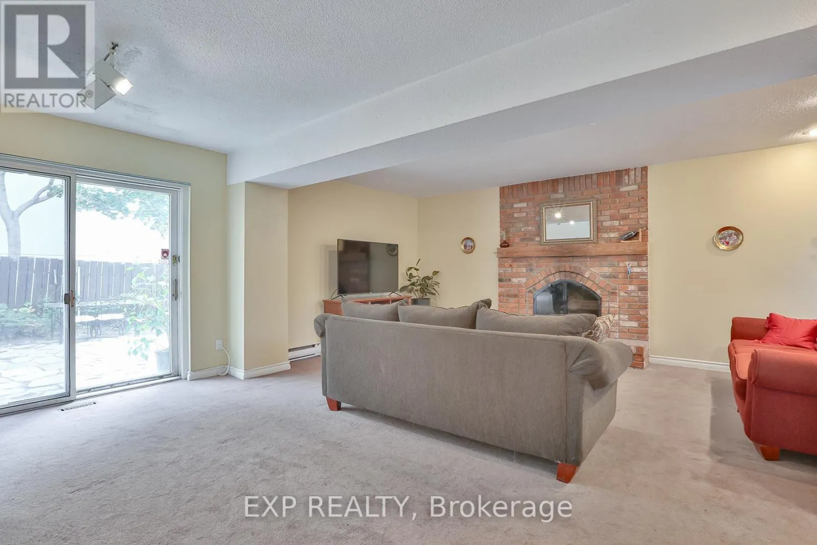 165 CARLSON DRIVE