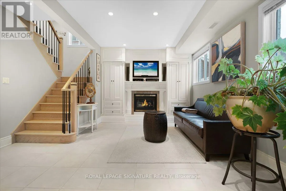 12 PIETRO DRIVE