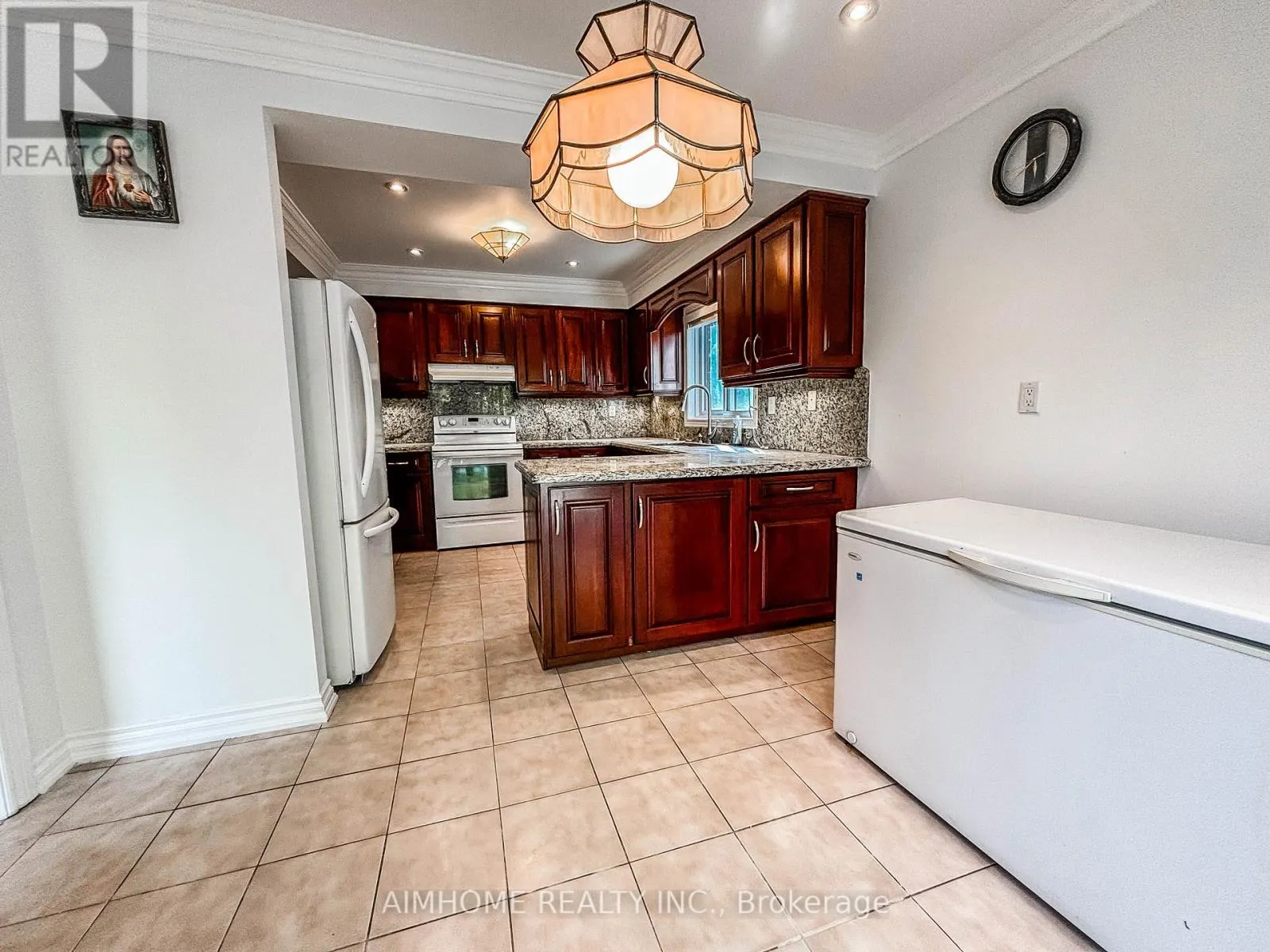87 BALLARD CRESCENT