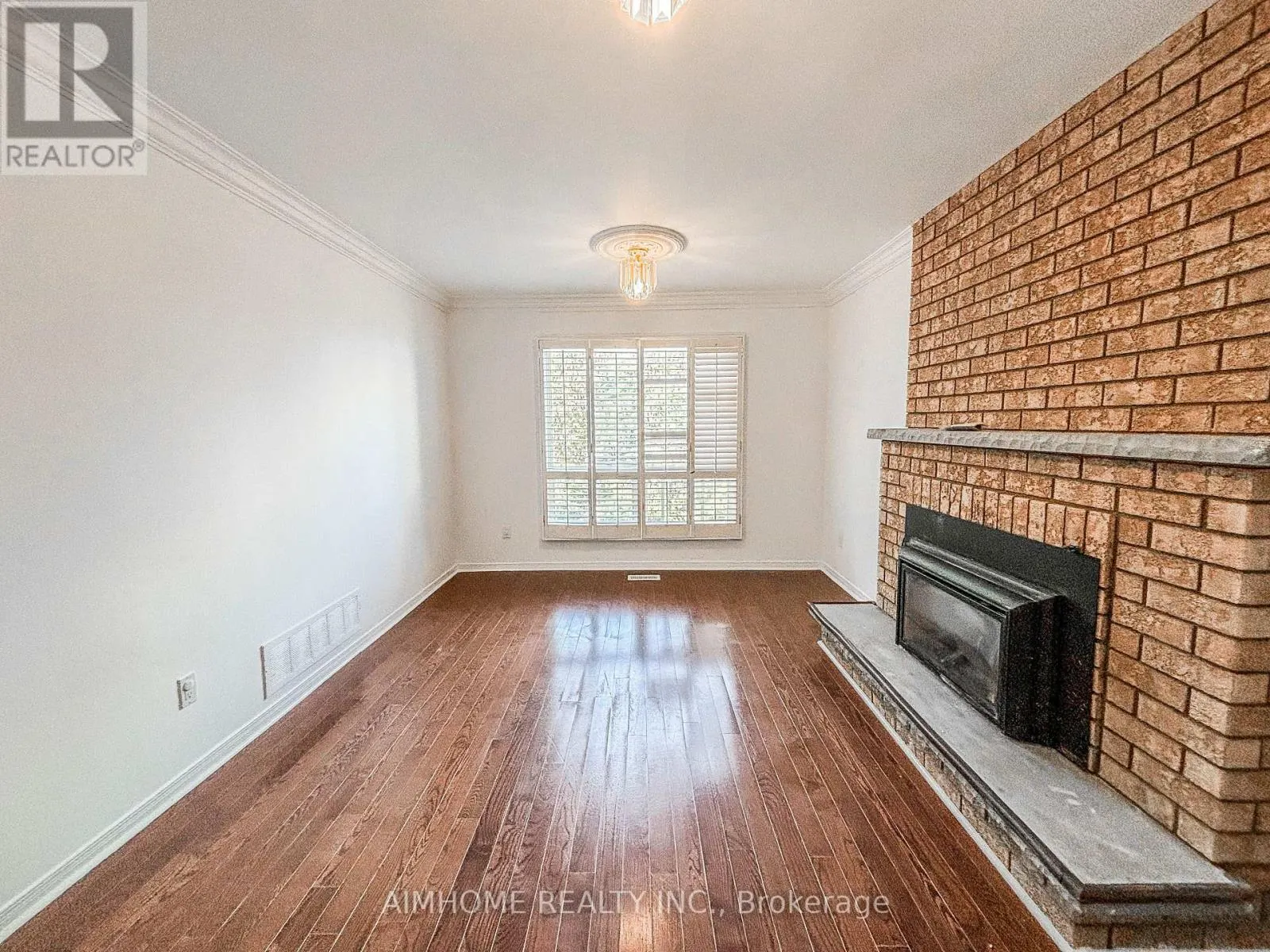 87 BALLARD CRESCENT