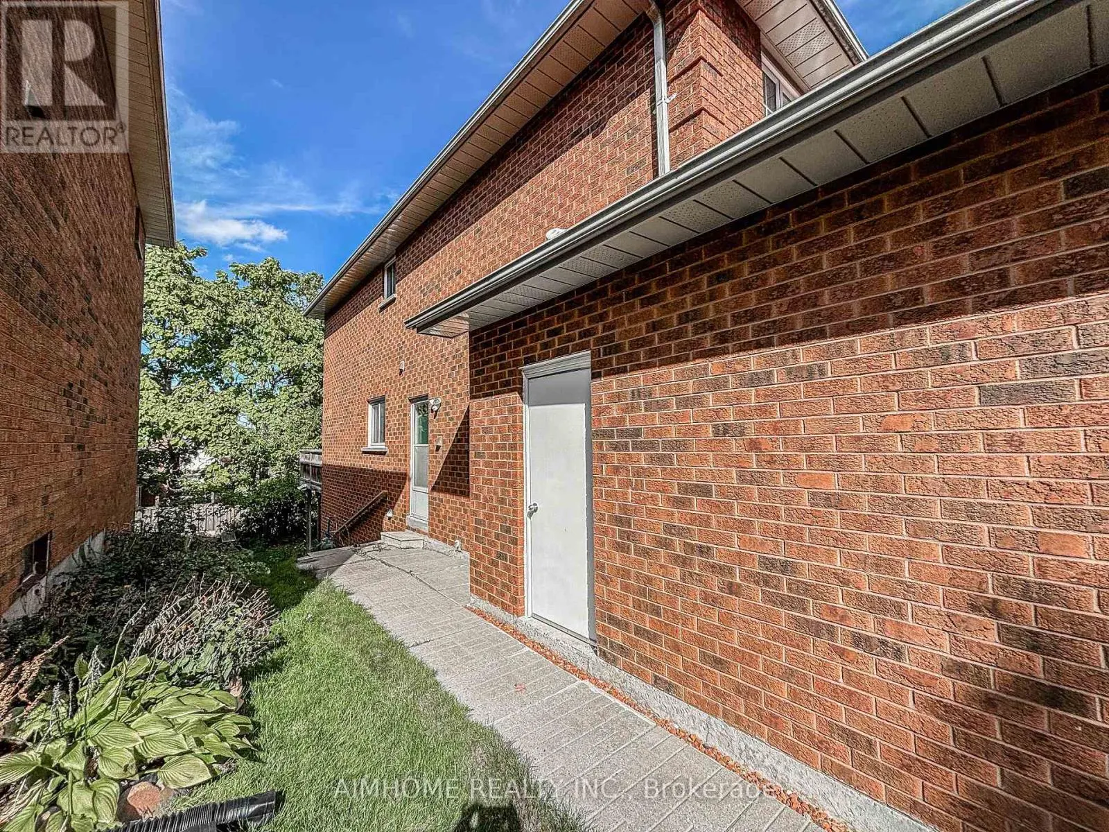 87 BALLARD CRESCENT