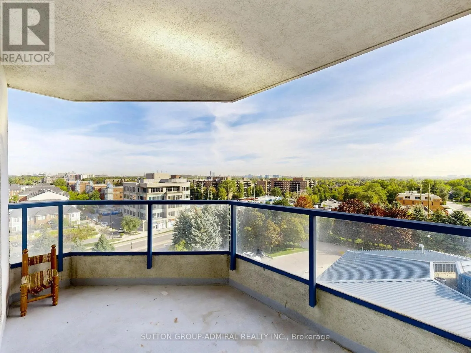 704 - 1 CLARK AVENUE W