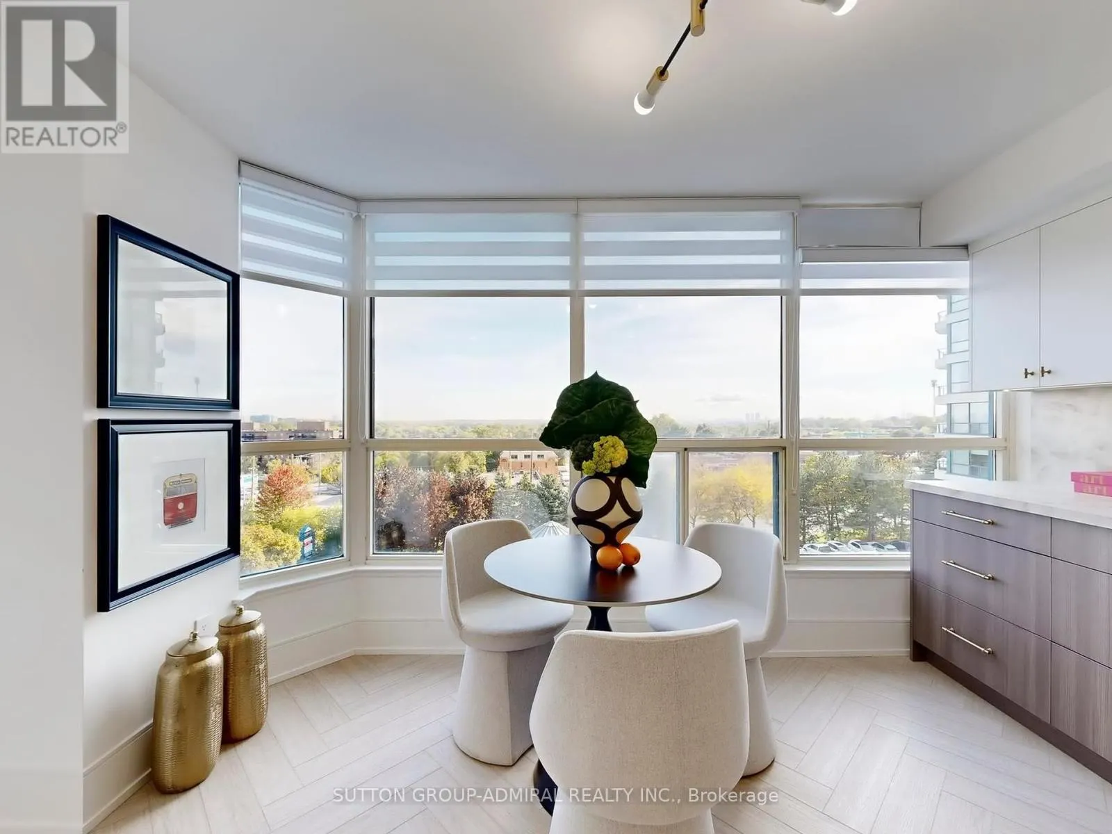 704 - 1 CLARK AVENUE W