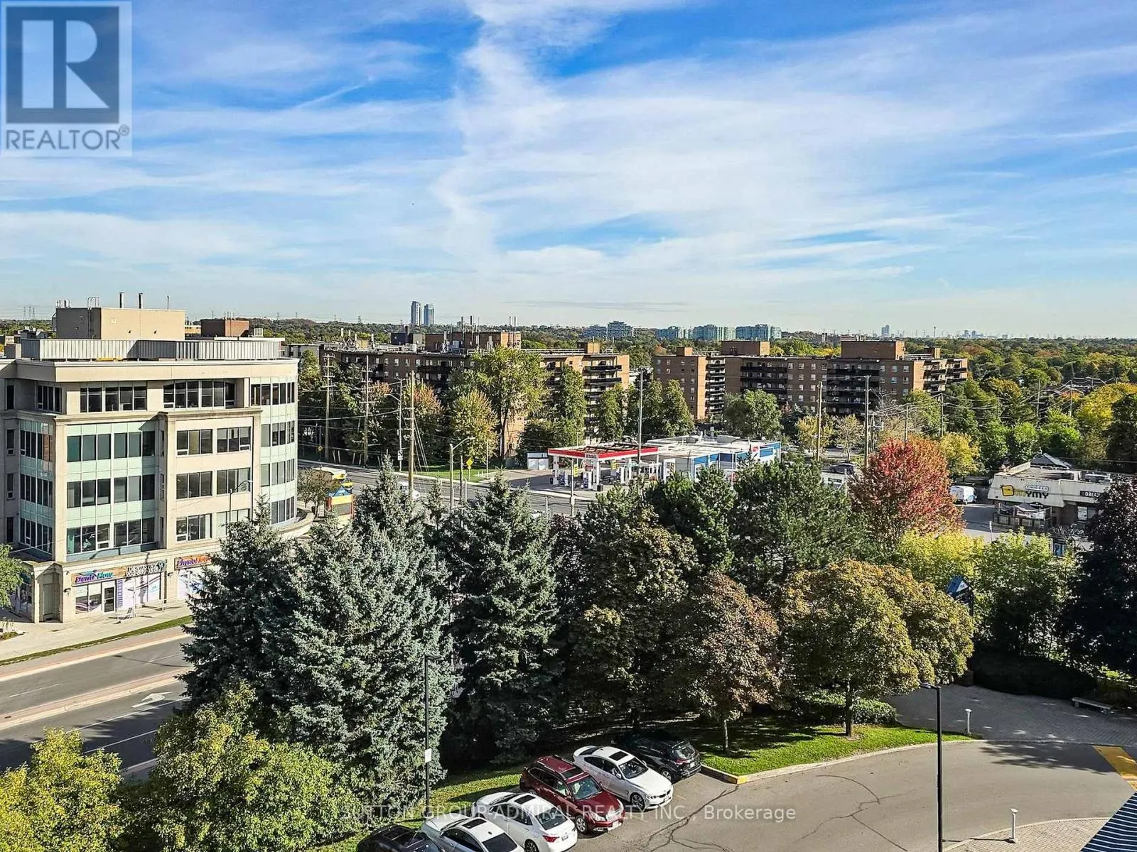 704 - 1 CLARK AVENUE W