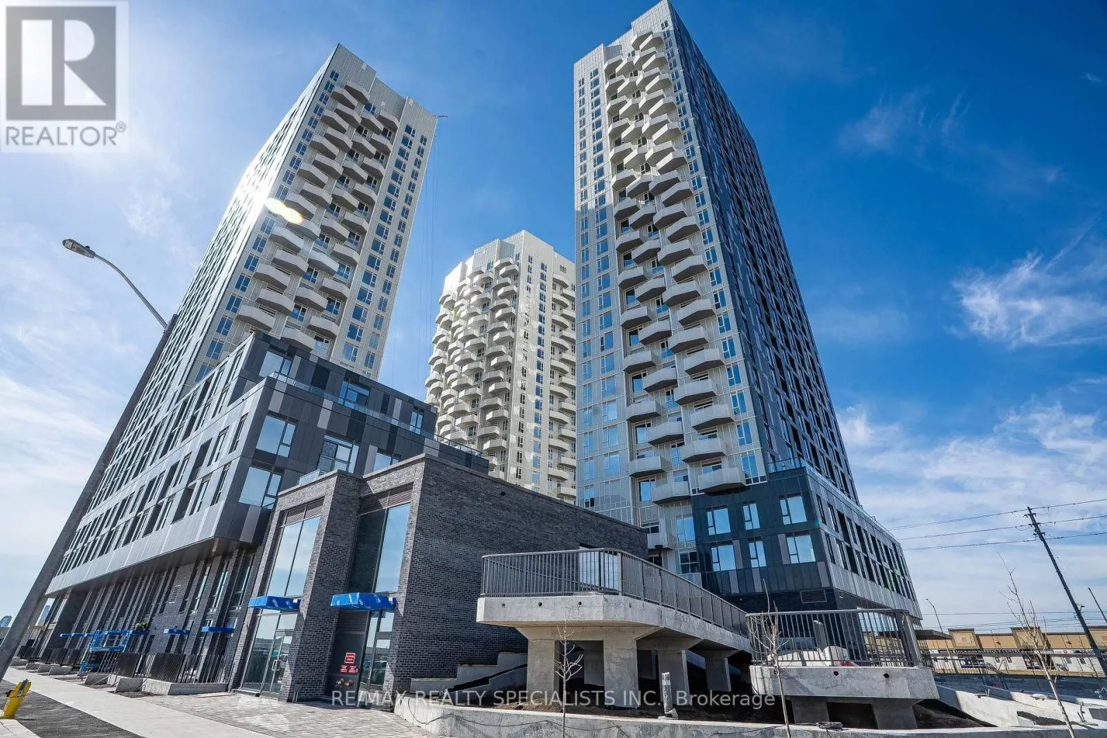 1301 - 474 CALDARI ROAD