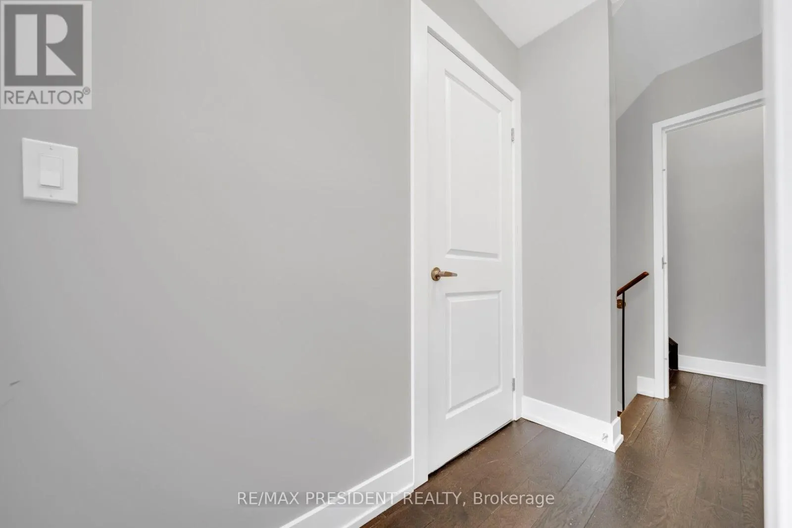 U232 - 9580 ISLINGTON AVENUE