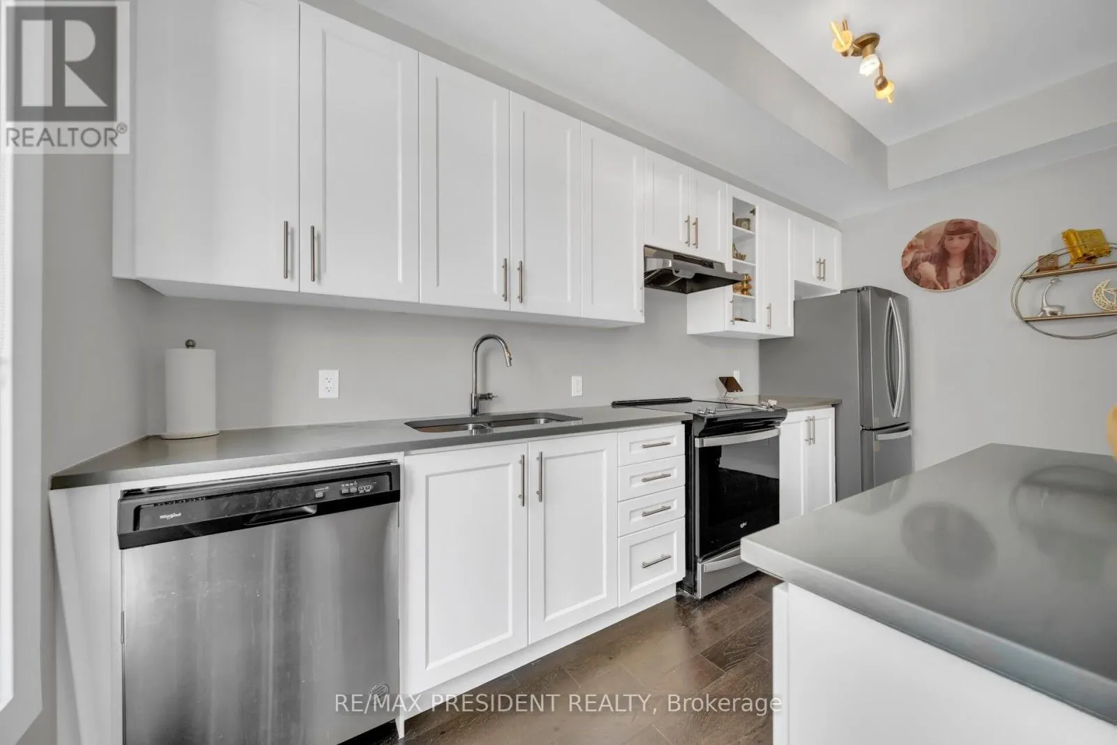 U232 - 9580 ISLINGTON AVENUE