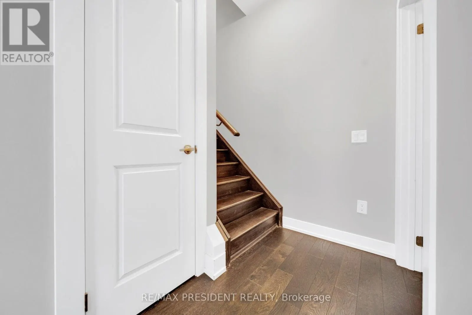 U232 - 9580 ISLINGTON AVENUE
