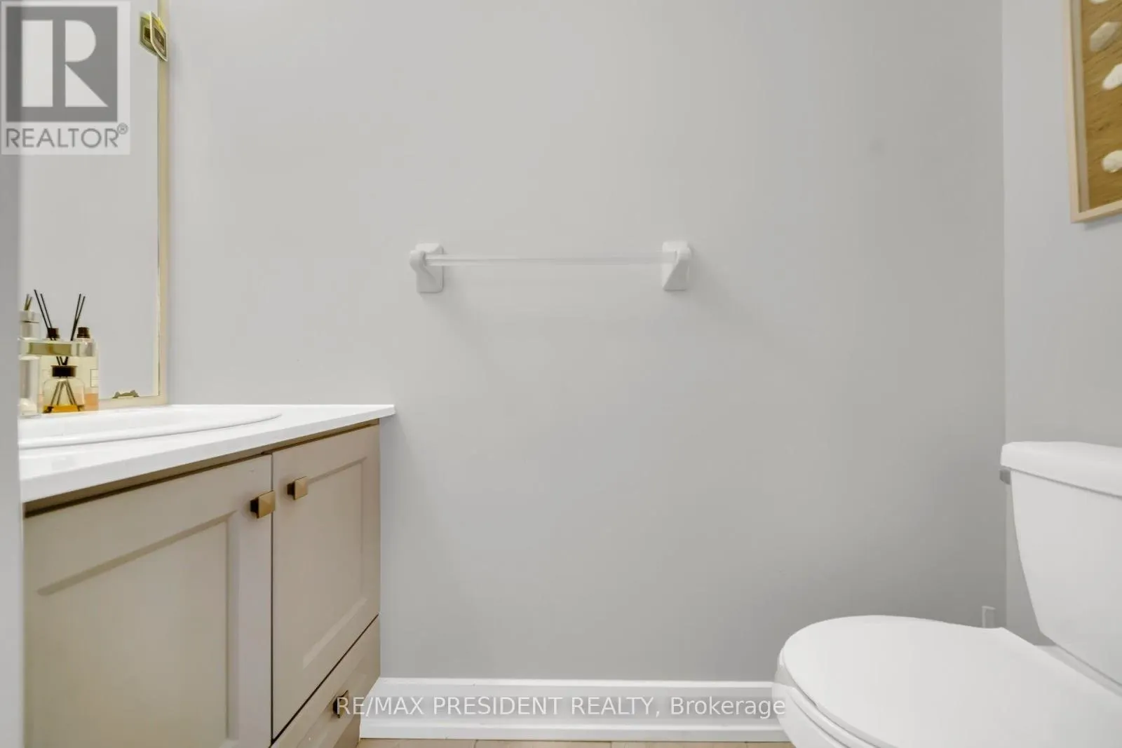 U232 - 9580 ISLINGTON AVENUE