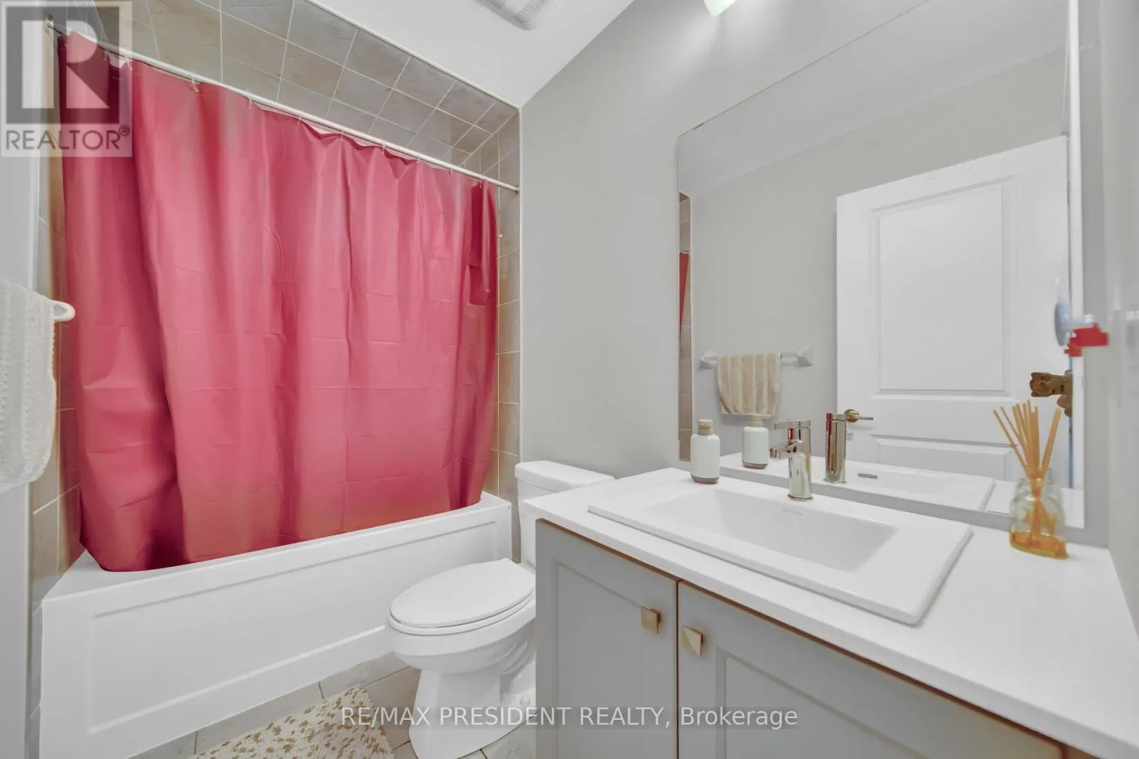 U232 - 9580 ISLINGTON AVENUE