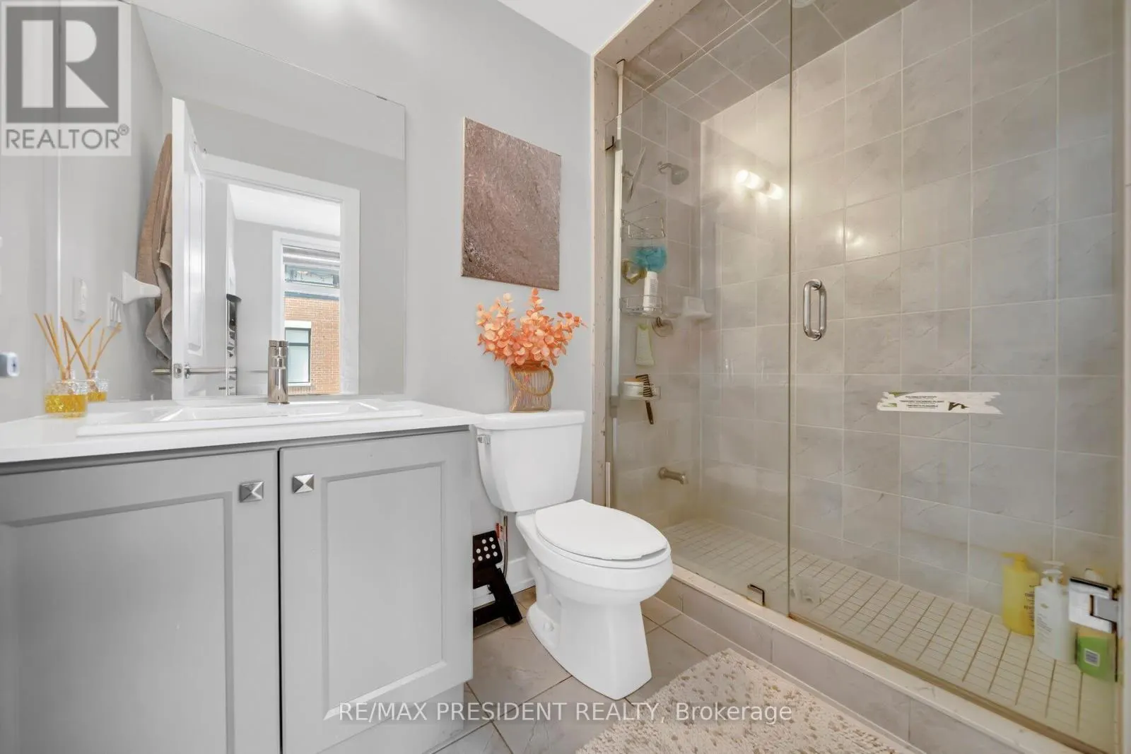 U232 - 9580 ISLINGTON AVENUE