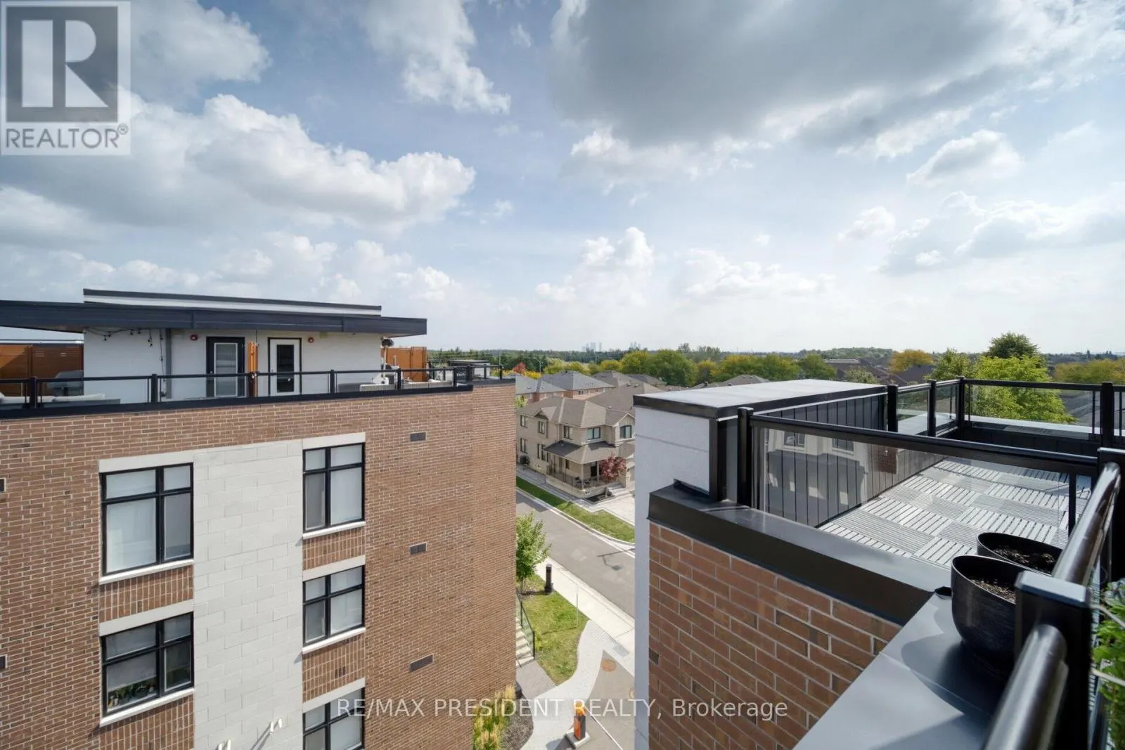 U232 - 9580 ISLINGTON AVENUE