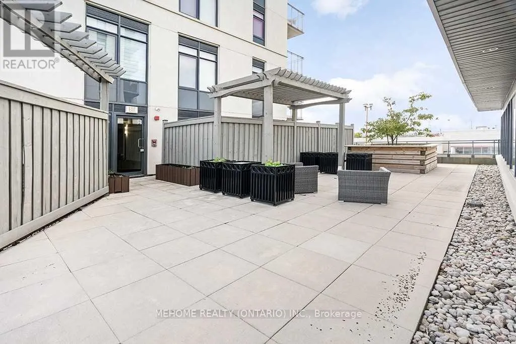 406 - 24 WOODSTREAM BOULEVARD