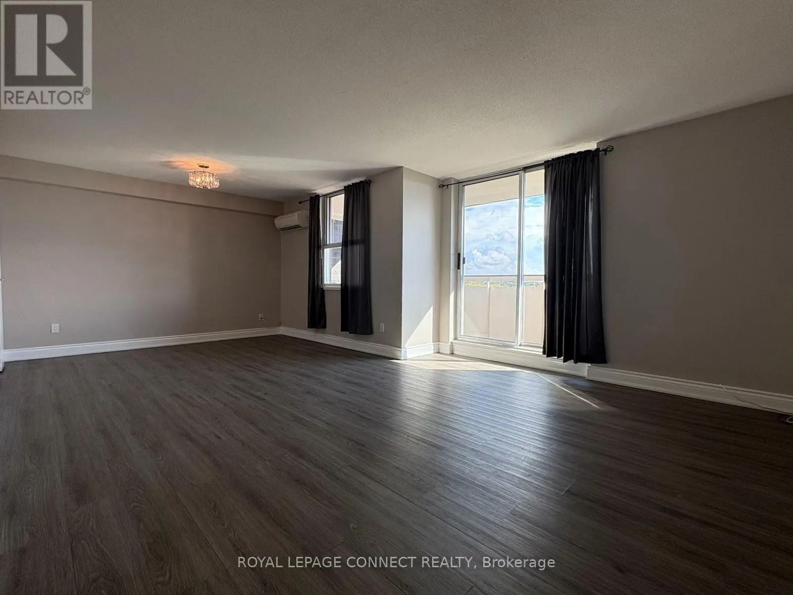 910 - 80 INVERLOCHY BOULEVARD