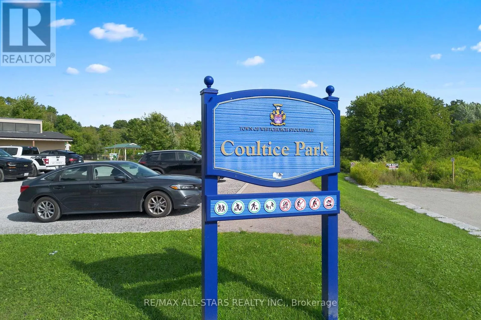 12 CHURCHILL DRIVE S