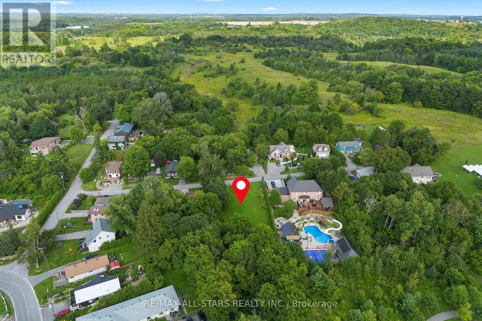 12 CHURCHILL DRIVE S