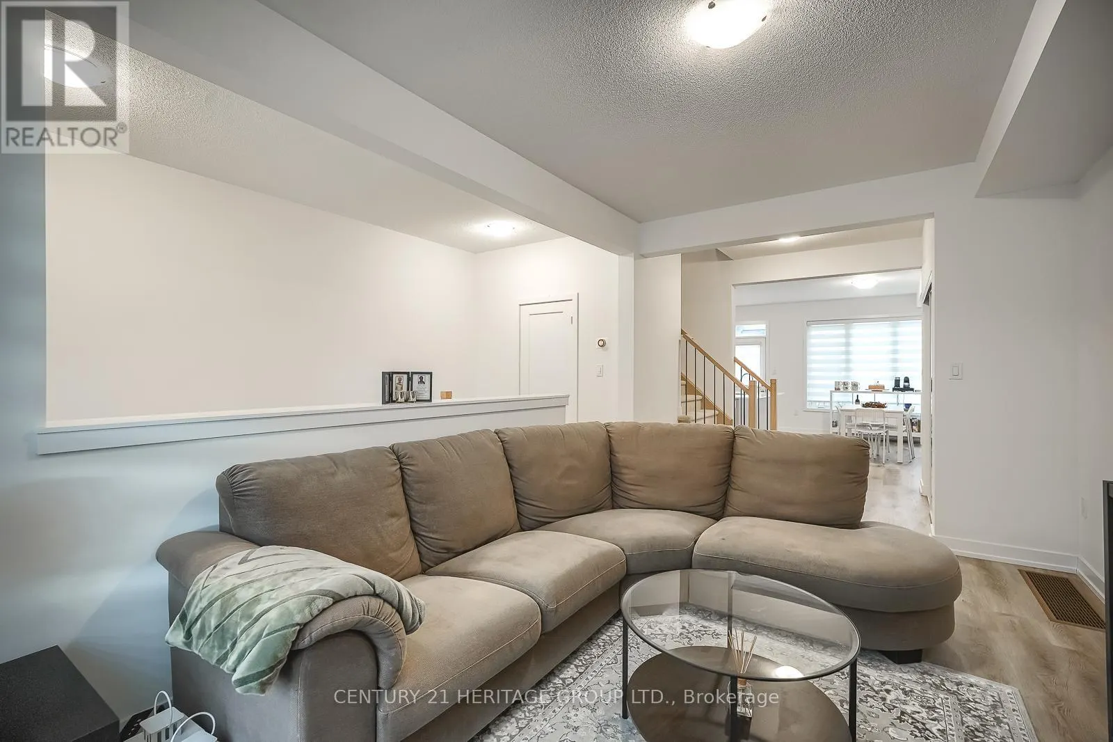 125 LYALL STOKES CIRCLE