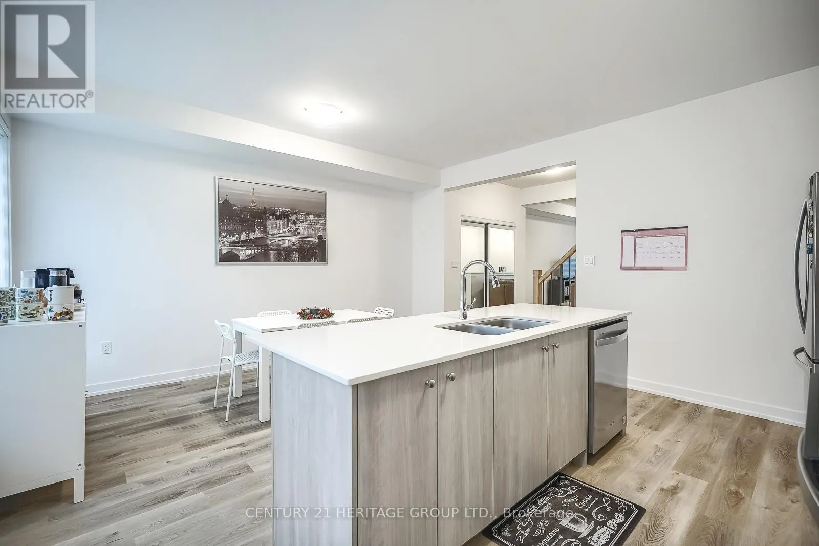 125 LYALL STOKES CIRCLE
