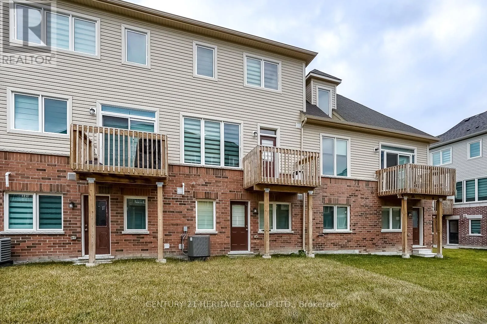 125 LYALL STOKES CIRCLE