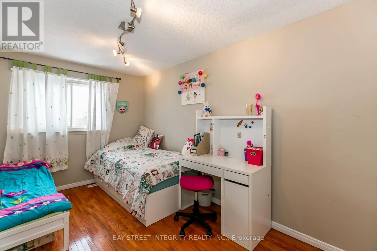 3 MAPLEGROVE AVENUE