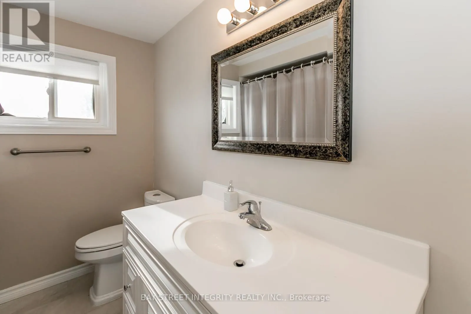 3 MAPLEGROVE AVENUE