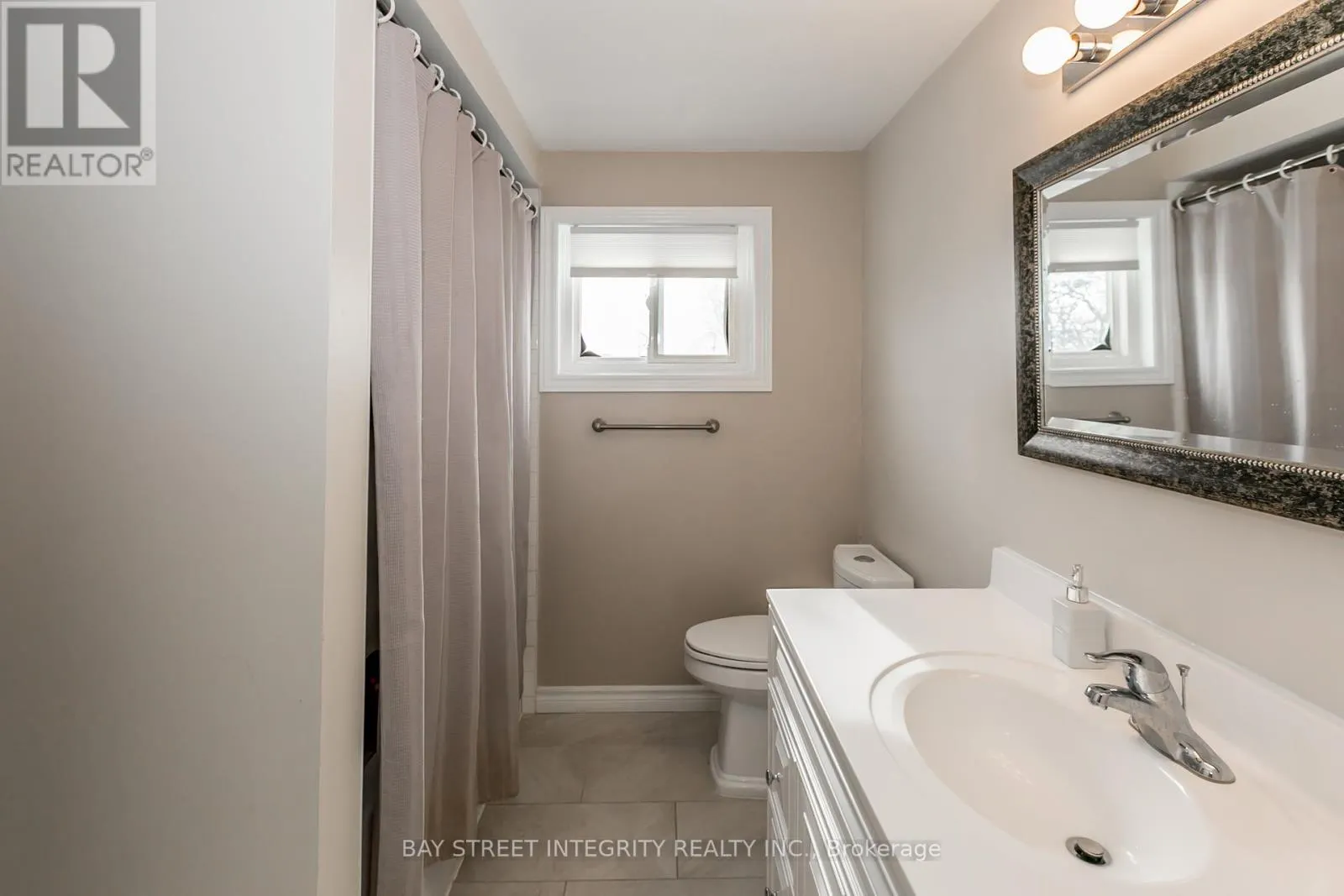 3 MAPLEGROVE AVENUE