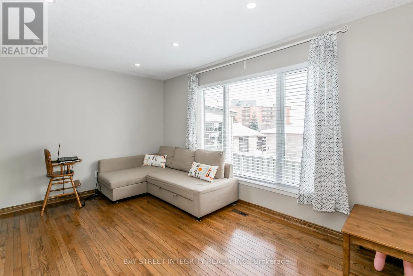 3 MAPLEGROVE AVENUE