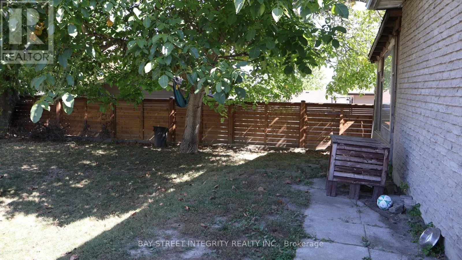 3 MAPLEGROVE AVENUE
