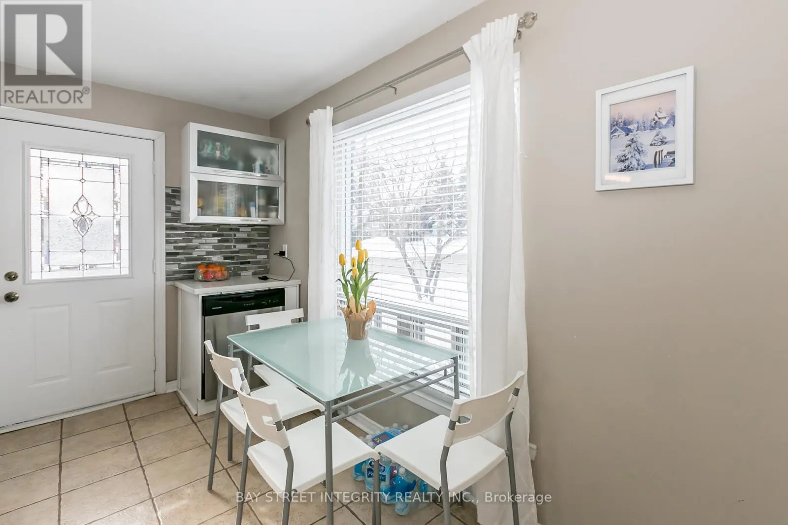 3 MAPLEGROVE AVENUE