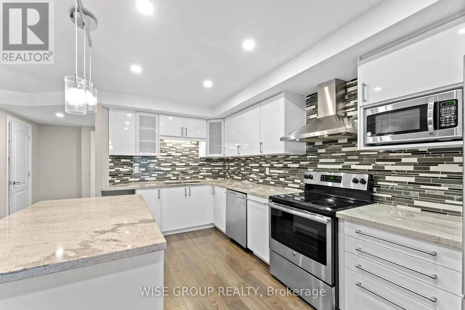 113 - 5 WELDRICK ROAD W