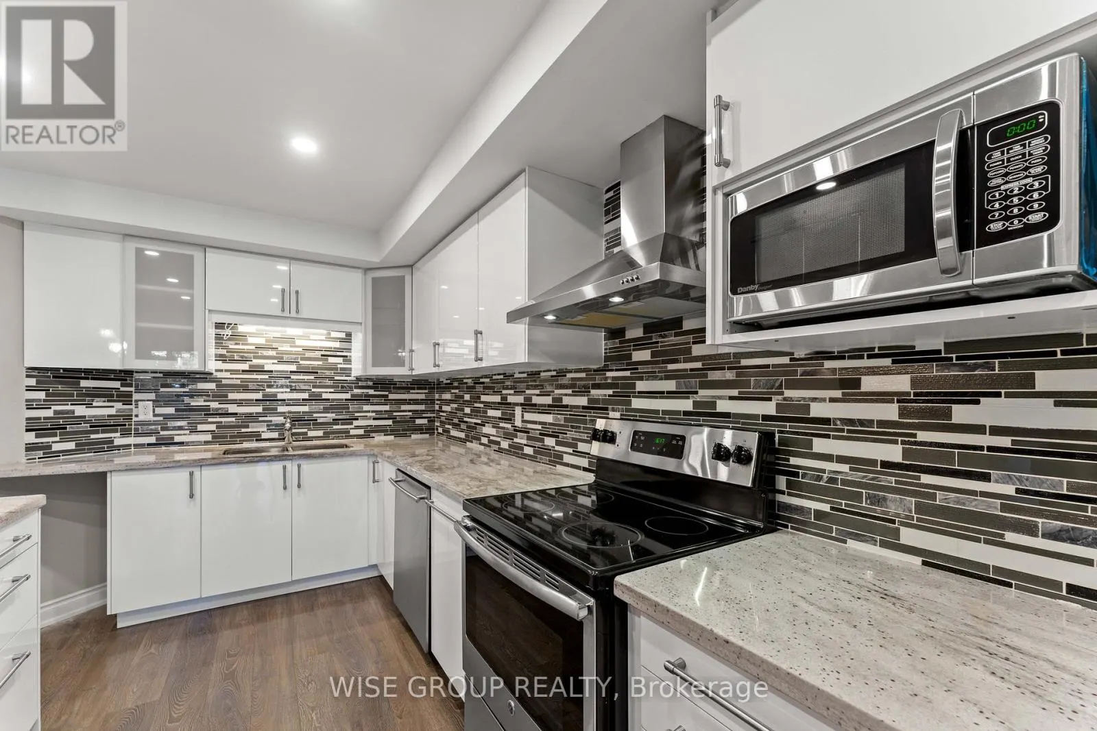 113 - 5 WELDRICK ROAD W