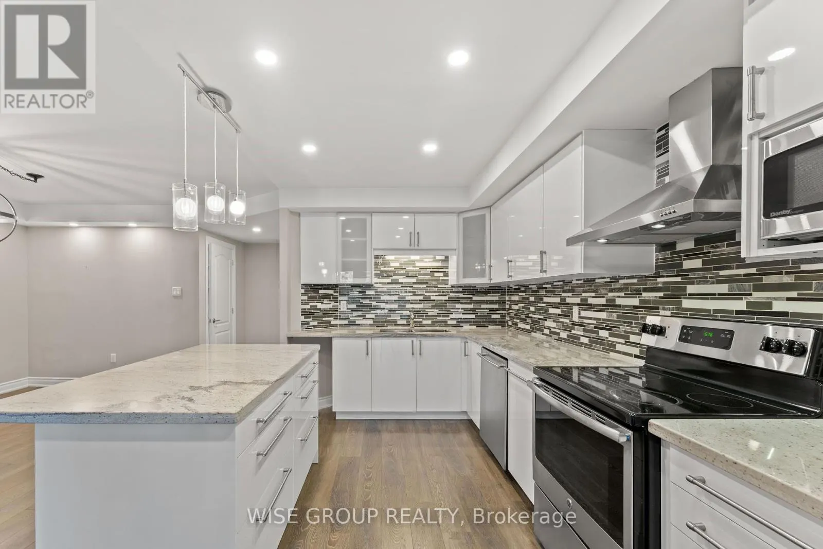 113 - 5 WELDRICK ROAD W
