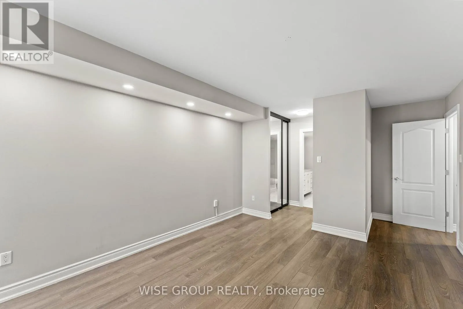 113 - 5 WELDRICK ROAD W