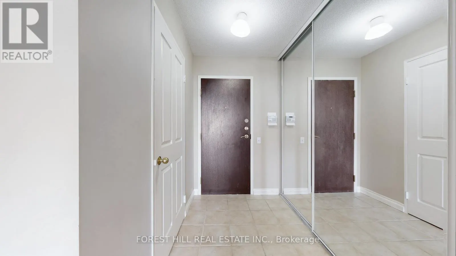 1109 - 110 PROMENADE CIRCLE