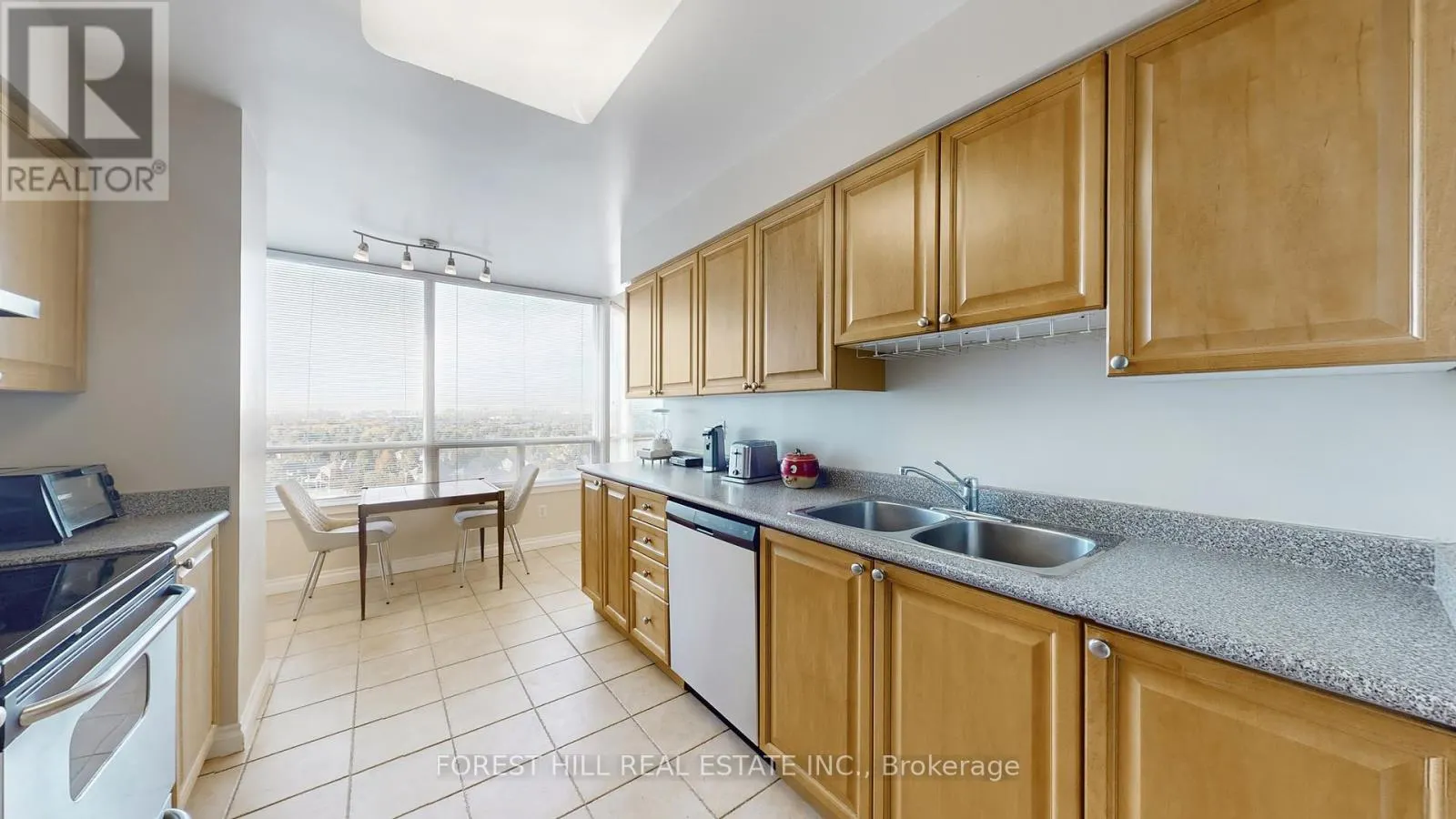 1109 - 110 PROMENADE CIRCLE