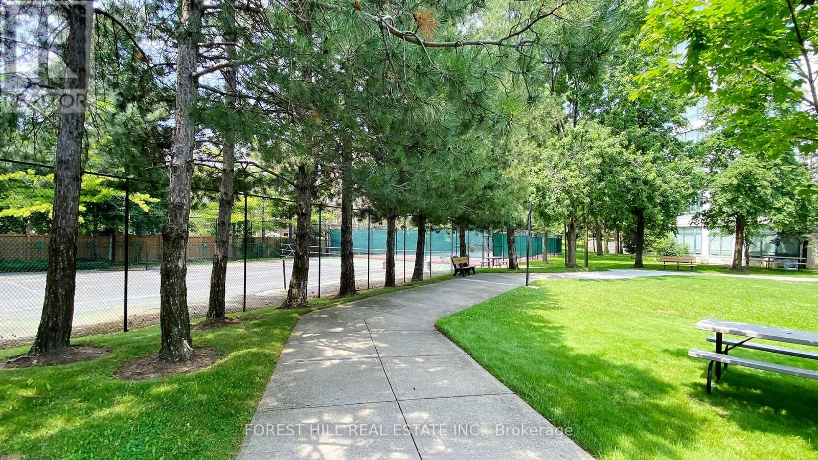 1109 - 110 PROMENADE CIRCLE