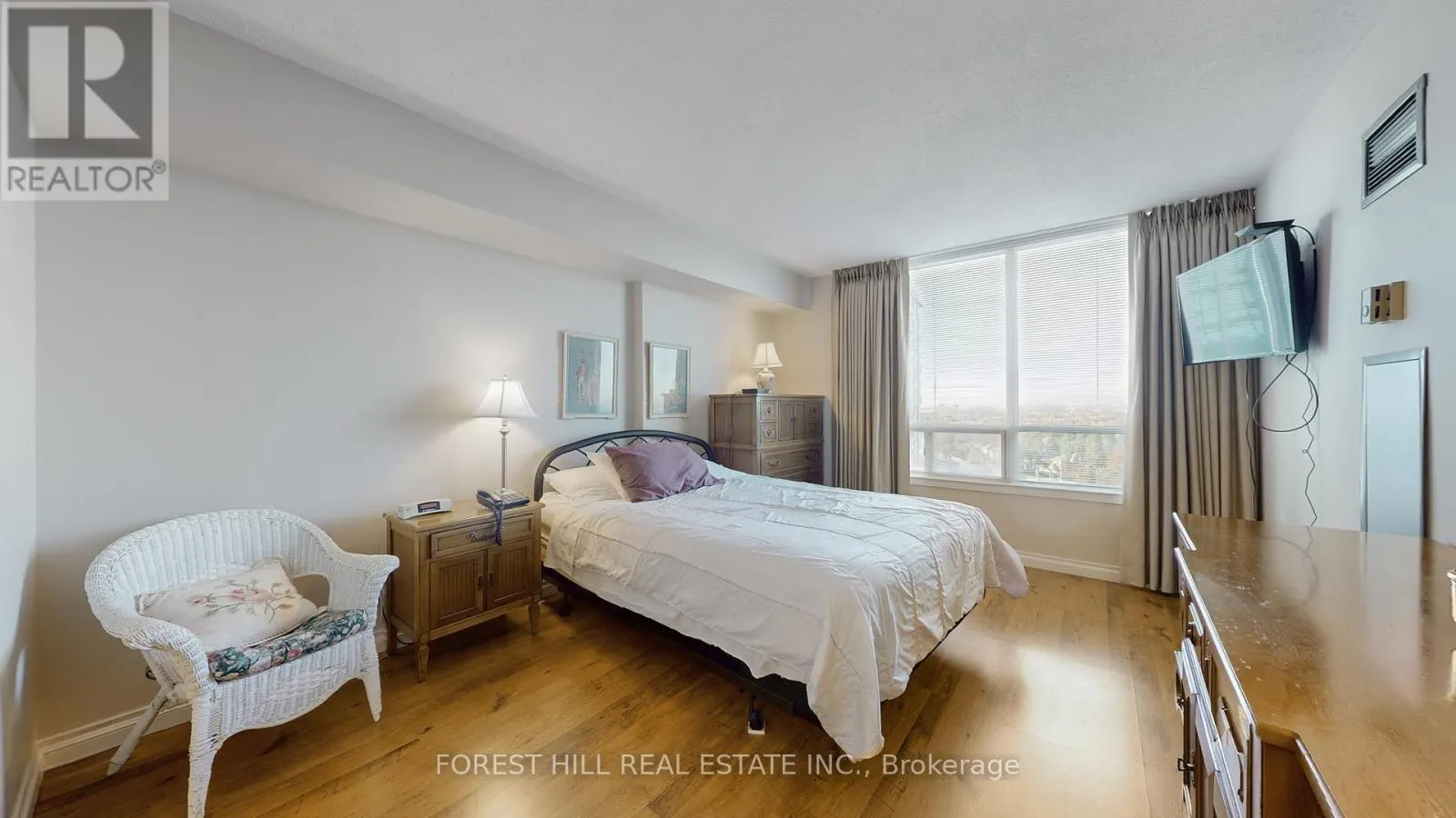 1109 - 110 PROMENADE CIRCLE