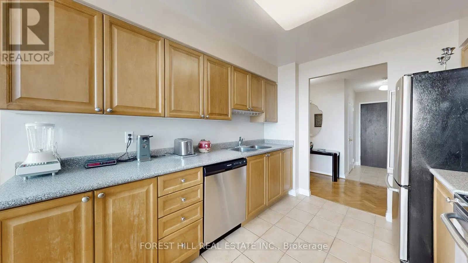 1109 - 110 PROMENADE CIRCLE