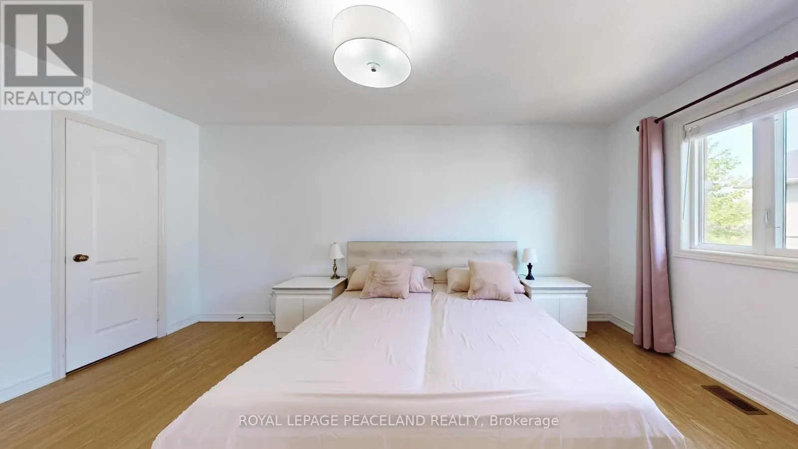 16 LEALINDS ROAD