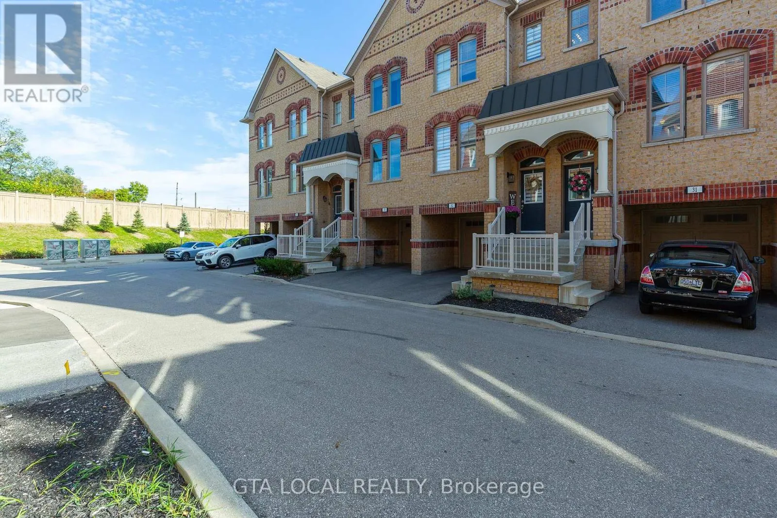 31 - 10 PORTER AVENUE W