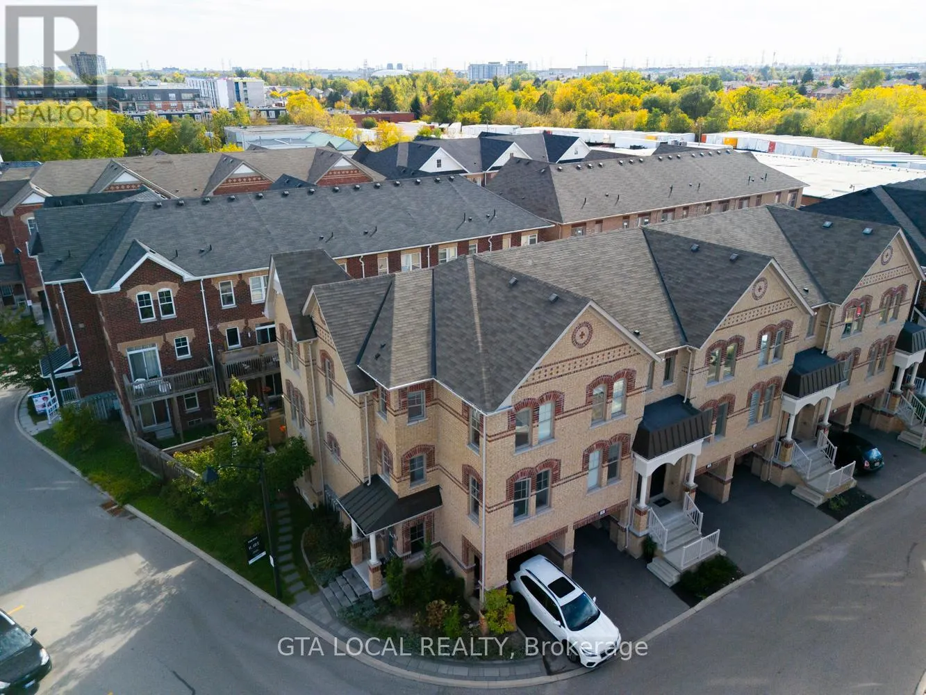 31 - 10 PORTER AVENUE W