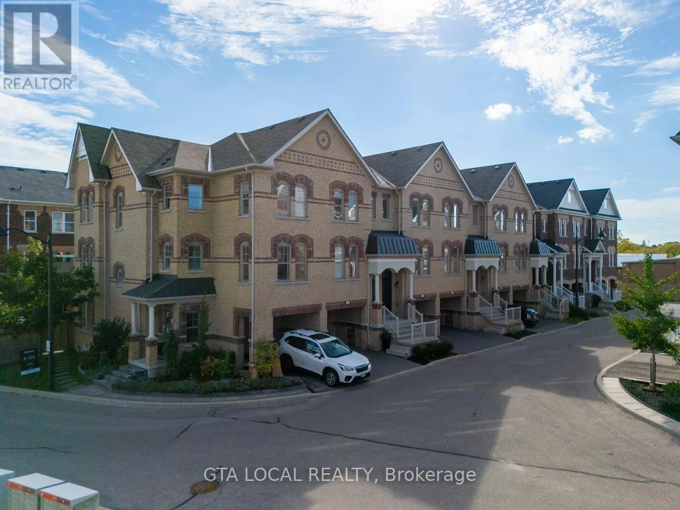 31 - 10 PORTER AVENUE W