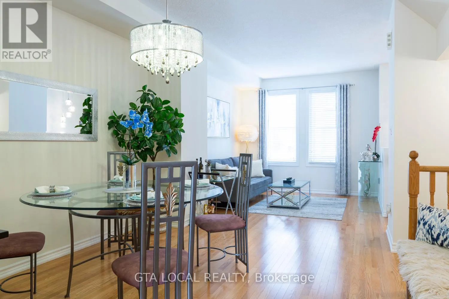 31 - 10 PORTER AVENUE W