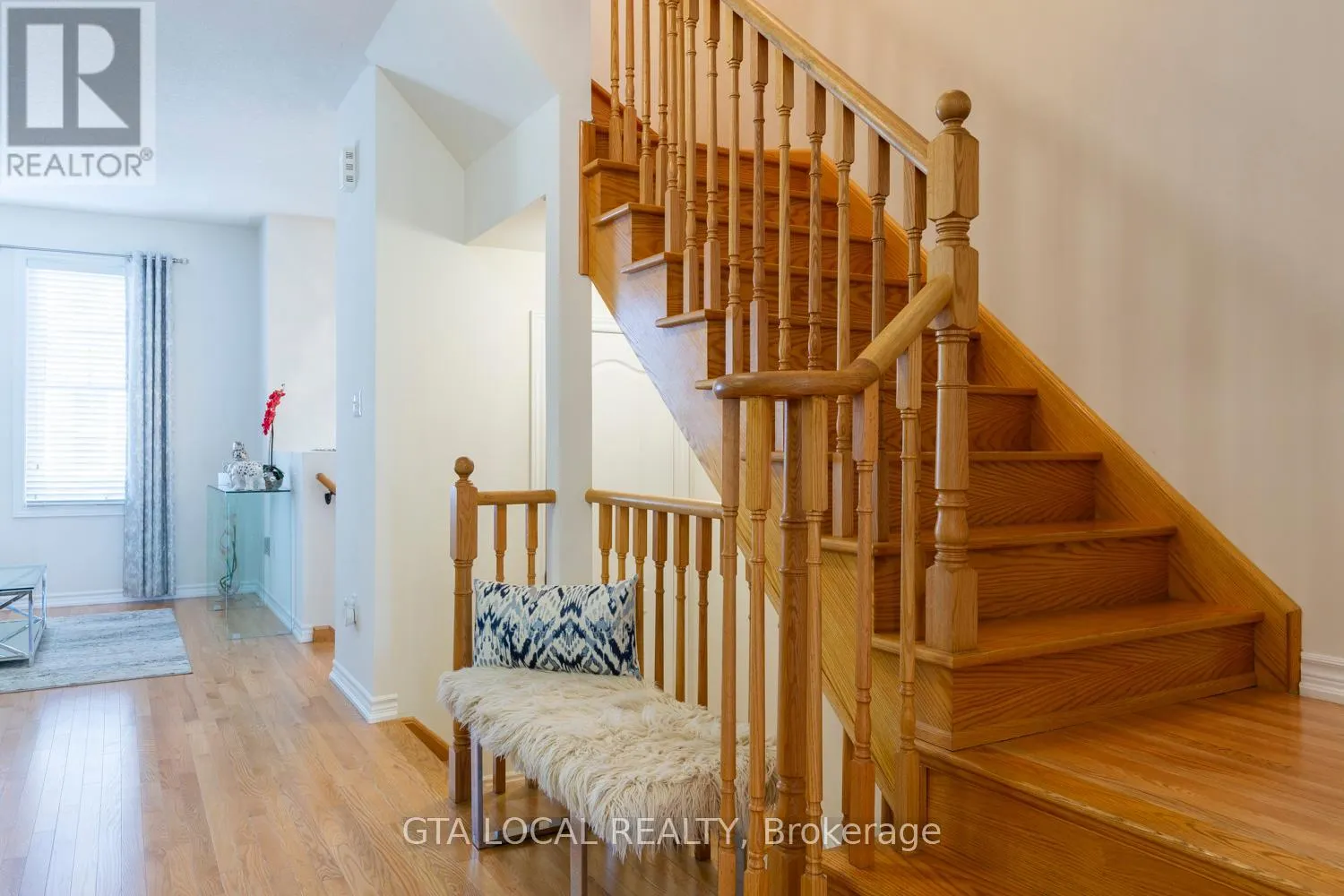 31 - 10 PORTER AVENUE W