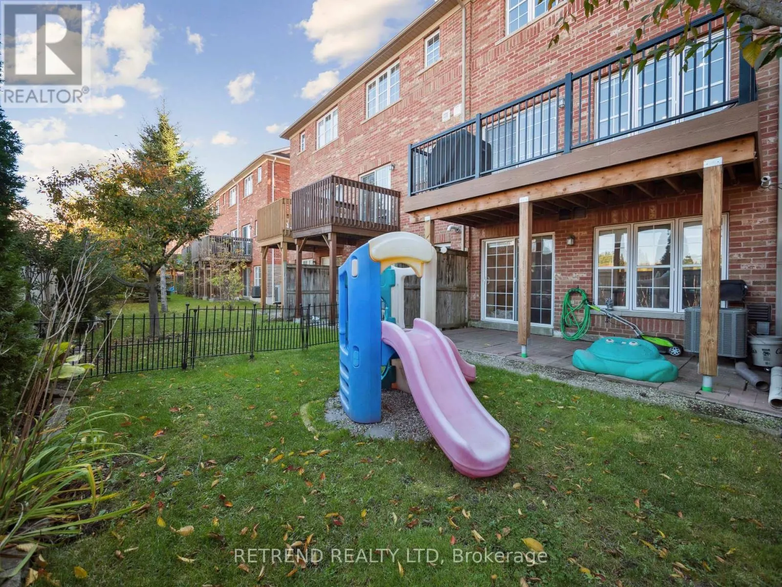 26 GOLDEN SPRUCE LANE